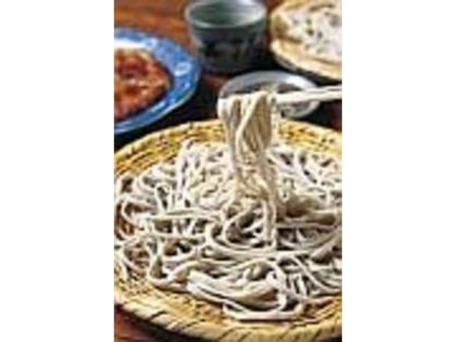 太めのそばは素朴な味わいでうまい_甚六