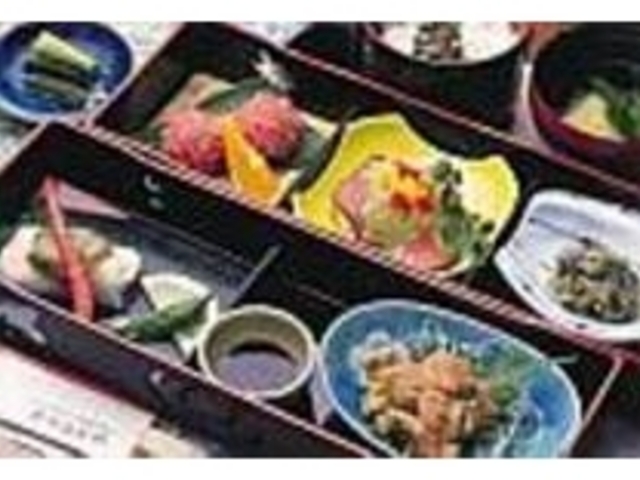 ソースにすると野沢菜のグリーンが鮮やかに_かわもとや