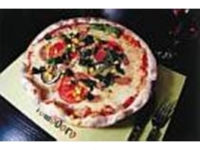 とろとろチーズに賑やかな具で食べ応え十分_ピッツエリア ポモドーロ