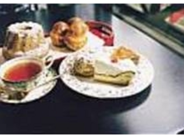 おしゃれなカフェ風の店内でいただける_パティスリー ボン ブーシュ