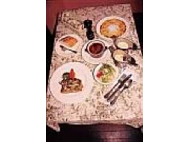 チキン香草バター焼など。季節により異なる_エヌ・サーティー