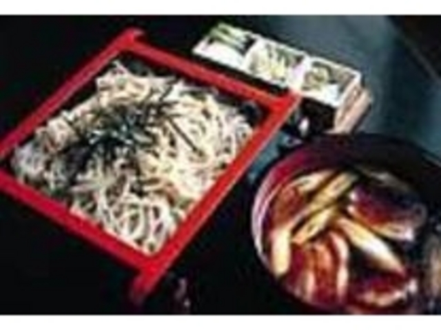 温かい汁でいただく『鴨南せいろ』は格別_手打そば 丹澤本店