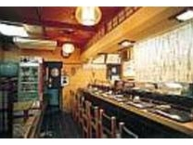 庶民的で親しみやすい店のムードも魅力_鮨処 花桜
