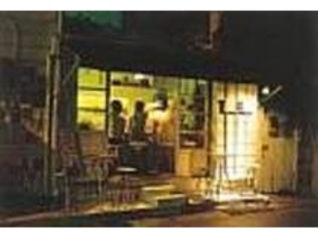 パラダイス通りにある小さなオープンカフェ_茶館