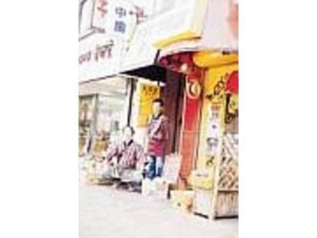店頭では季節を問わず『焼きイモ』を販売中_さつま芋専門店 芋伝説
