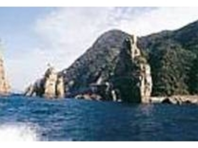 松島展望所から望む紺碧の海と島々、絶景!_金山海岸