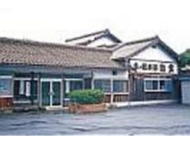 ドライブ途中に休憩もできる広い駐車場あり_木ノ根本舗