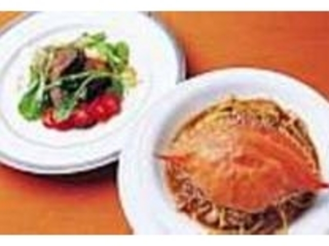渡蟹のスパゲティ・ビスクソース(右)_イタリア料理 galletto nero
