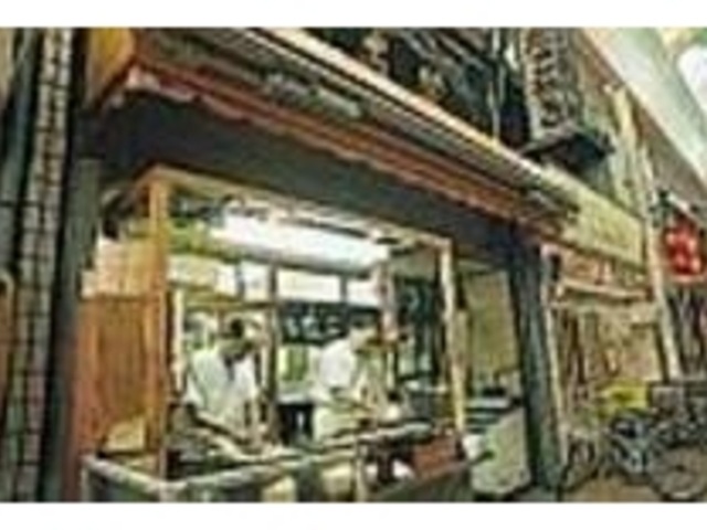 目の前で焼き上げられていくのが楽しい_うまい屋