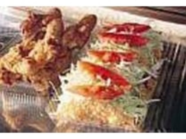 店長自慢のタコスとチキンを味わおう_パーラー ピノキオ
