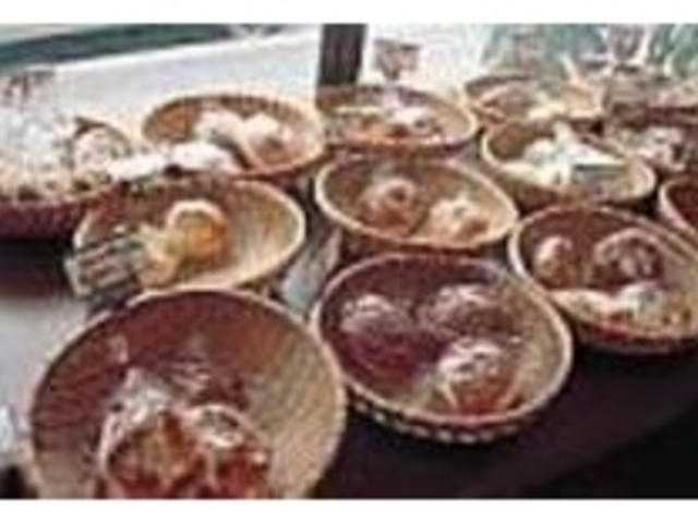 和菓子や洋菓子だけでなくパンもある_ケーキショップ プティ・フール