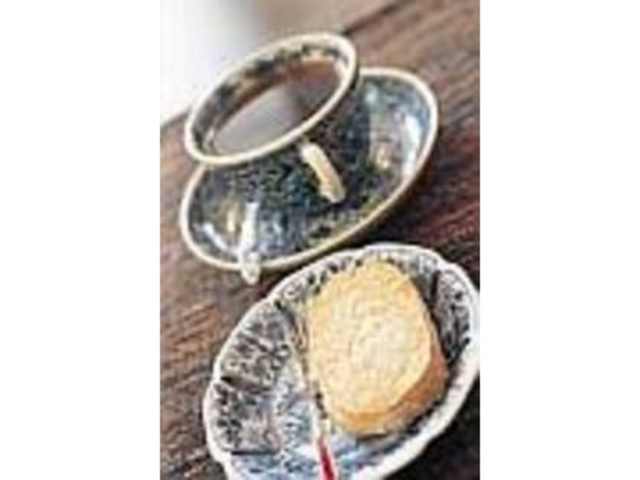 『コーヒー』は菓子付き。ぜひ味わいたい_TAHARA/茶房つぐみ