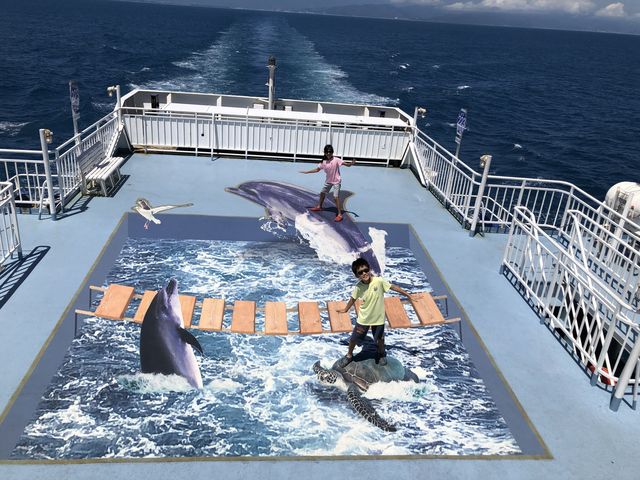 船内でトリックアートも楽しめます。_駿河湾フェリー