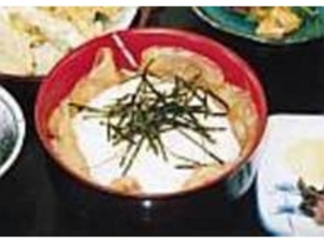 鯛の切り身ととろろを贅沢にのせた『鯛とろろ』_高原茶寮 福風