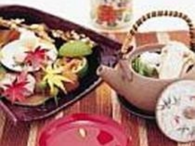 季節の草花を添えた彩りも美しい『季寄せ』_四季料理 右京