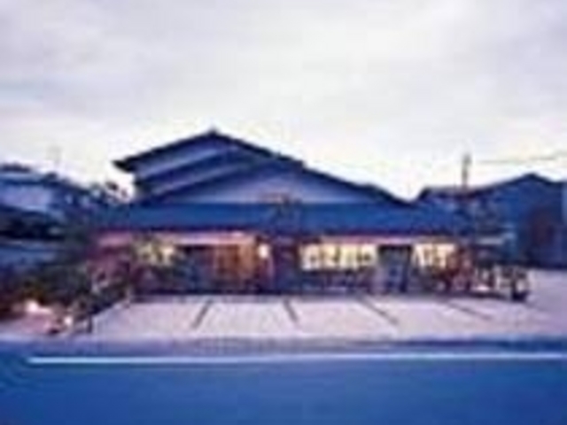 数寄屋造りの建物は和風情緒たっぷり_四季料理 右京