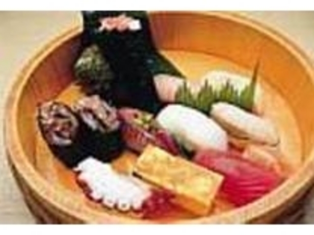 ネタが多くて、どれから食べようか迷いそう_波奈総本店