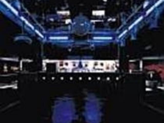 音響設備が充実しているダンスホール_UNDER LOUNGE