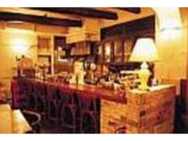 アンティーク調にまとめられた店内_スノッブフリーク