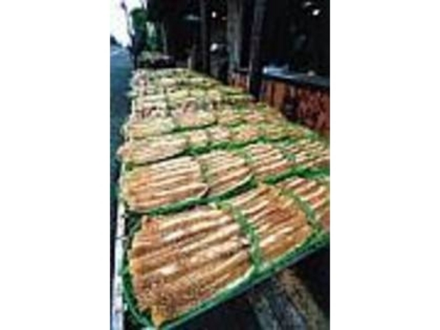 アナゴみりんなど味付けされた干物も用意_旭洋丸水産