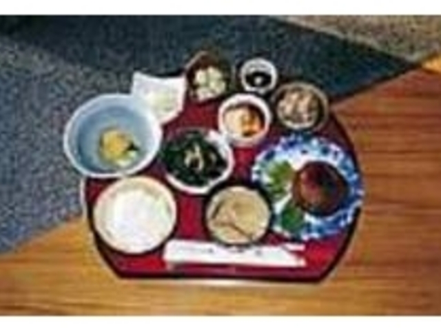 中庭からの眺めも最高で料理を引き立てる_うちなー料理いろは庭