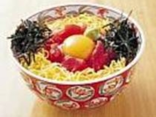 特製胡麻ダレでいただく『マグロユッケ丼』_まぐろのヤマキ