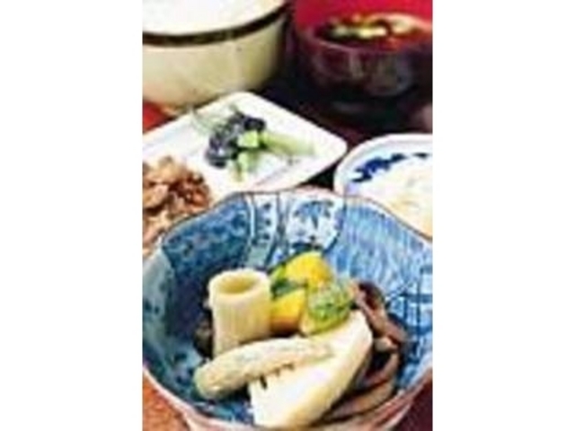 地元でとれた山菜を使った素朴な料理が並ぶ_田舎料理 ほったて小屋
