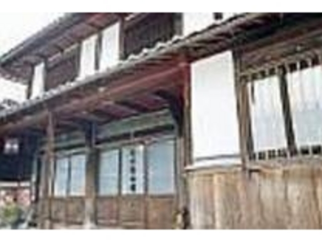 歴史を感じとれる風格あふれる店構え_菊水飴本舗