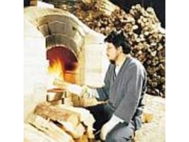 赤松の薪で焼き、粘土は9種類のブレンド土_天翔窯