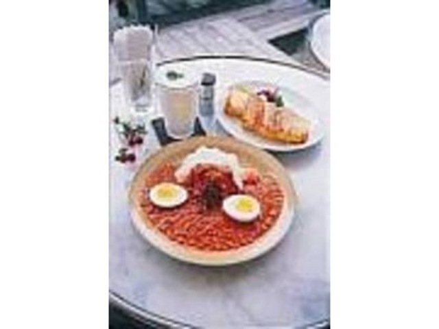 トッピングもかわいいカレーは看板メニュー_Cafe HOLIDAY