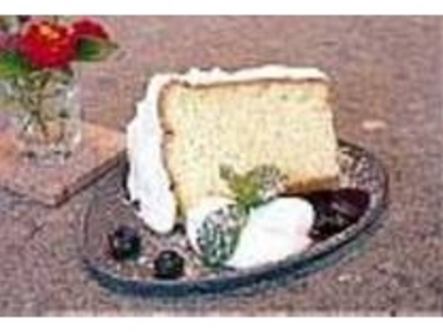 館内のカフェでゆったりケーキを味わえる_那須芦野・石の美術館 STONE PLAZA