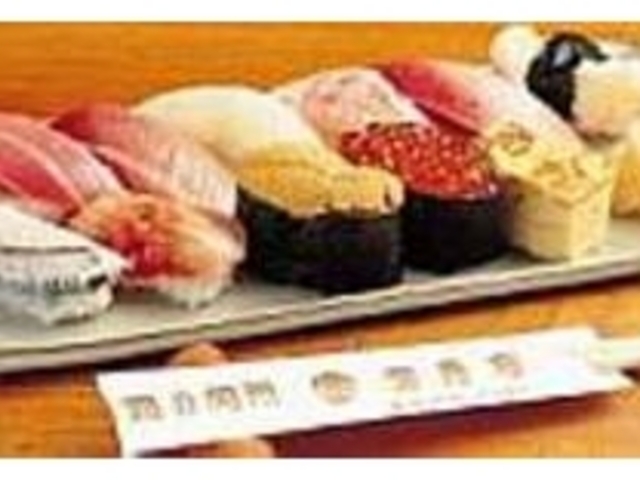 素材を活かした鮨は見た目も内容もいい_宝すし