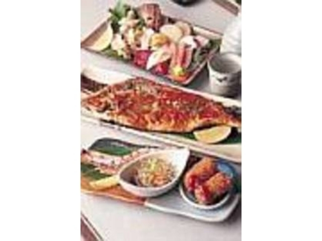 創作料理をはじめ、豊富なメニューが揃う_ちばのや