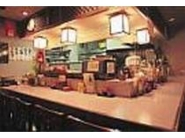 小ぢんまりして、隠れ家的な雰囲気の店内_ちばのや