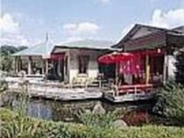 花むらさきに隣接して建つ、料亭「椿庵」_和・洋れすとらん 花むらさき