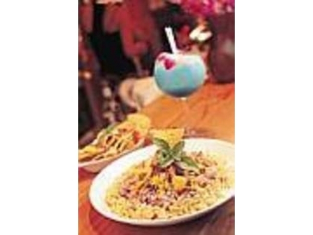 オリジナルのタコライスには黒米を使用_Paradise Cafe