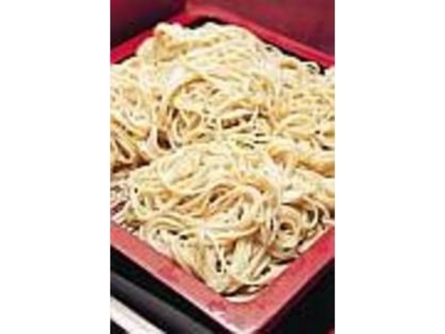 ラーメンみたいな黄色いそばは卵の色_ふじや