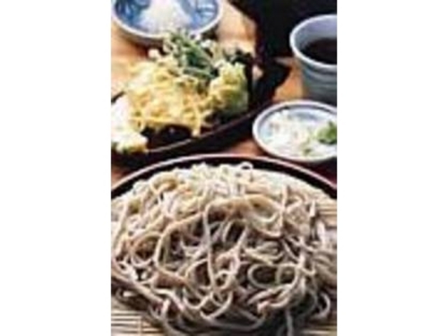 蕎麦の種類はもり、とろろの2種類のみ_手打ちそば処 まるひ