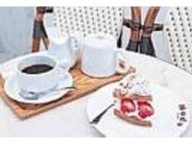 『カフェオレ』と『パリブレスト』で一息を_Cafe Madu 青山店