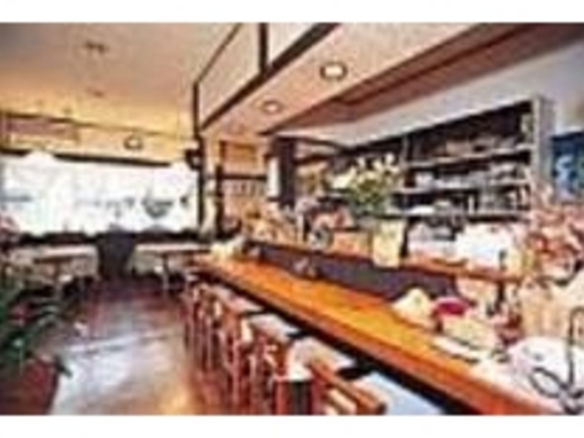 店の名前は宮沢賢治の童話のに由来するとか_たべものや貝の火