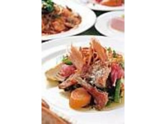 前菜、パスタ、メインは季節ごとに替わる_レストラン エピス