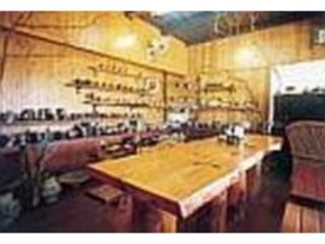 ぬくもりと味わいのある店内のようす_ギャラリー森の茶家