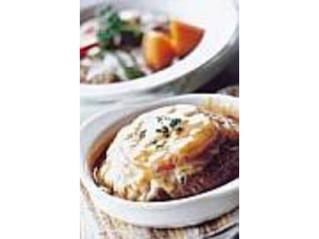 人気の『ハンバーグドリア』(1050円)_摩天楼