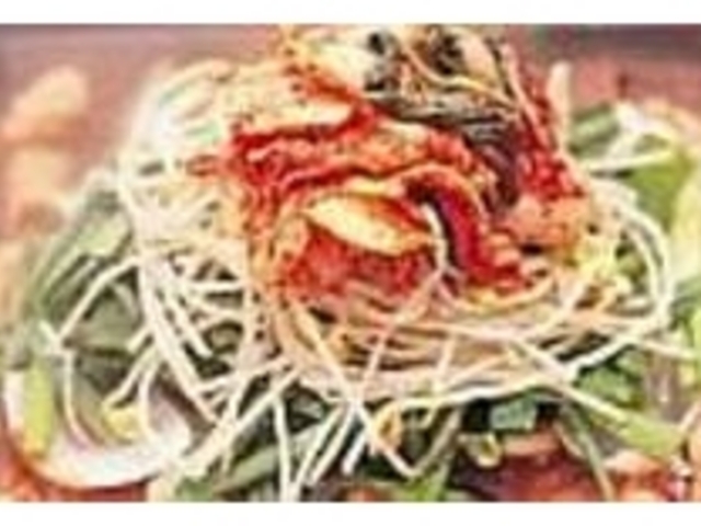 たっぷりの野菜に自家製キムチがのる_金太郎