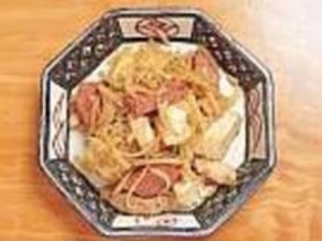 食べやすいカレー味の『パパヤーイリチー』_琉球料理あわもり あかばなー
