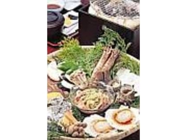 ボリュームたっぷりの『奈具海岸セット』_海鮮炭火焼き しきぶ