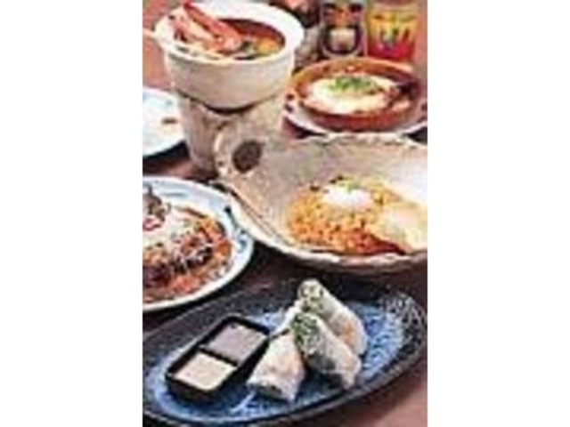 ライスペーパーを使った『ゴイクン』など_asian kitchen 新宿武蔵野ビル店