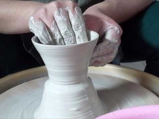 ロクロで綺麗な作品を制作_一穂窯