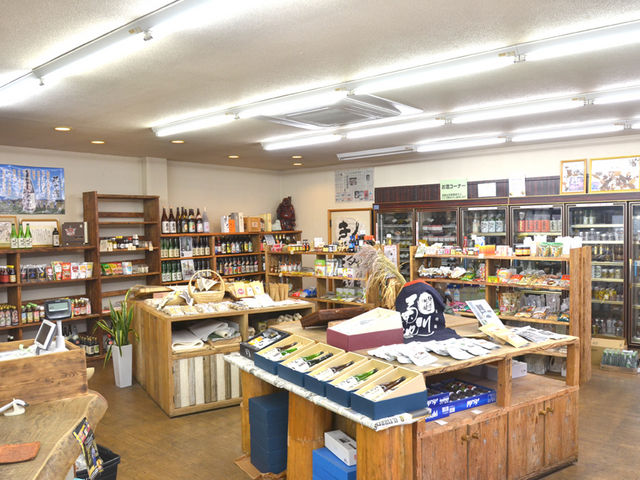 人にも自然にも優しい「有機」「自然派」の食品や、オリジナル商品を取り揃えています。_自然派きくち村