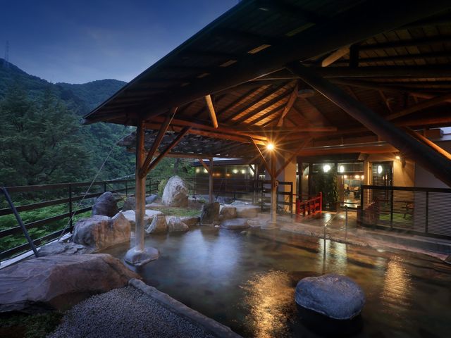 鬼黒美湯 露天風呂(薄暮)_ホテルサンシャイン鬼怒川